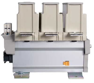 Контактор E.Next e.industrial.ukc.630.220 – 3p, 630 A, 220 V AC, 1 NO